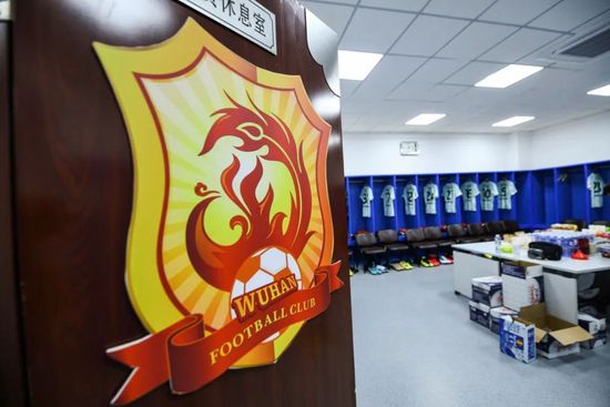 此次谈话中拉波尔塔与哈维谈论了球队的情况、比赛、教练的情绪状态以及罗克等问题。